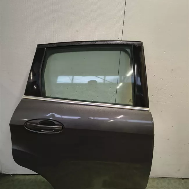 Porta posteriore destra