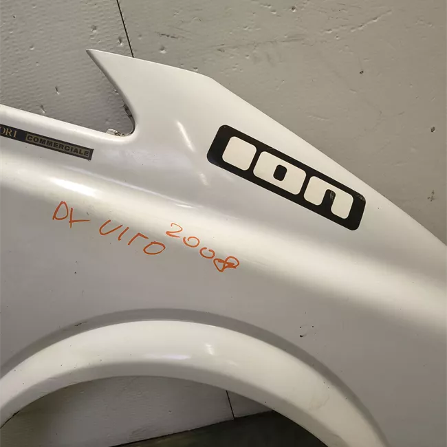 Parafango anteriore destro