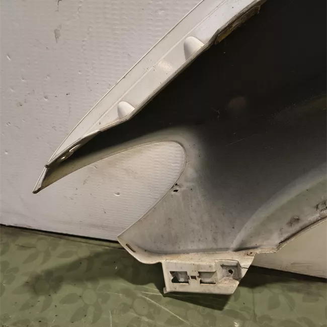 Parafango anteriore destro