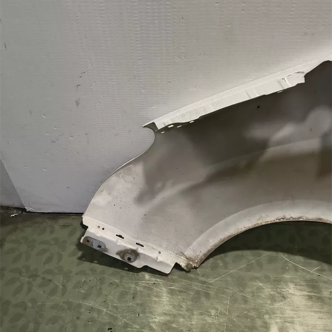 Parafango anteriore destro