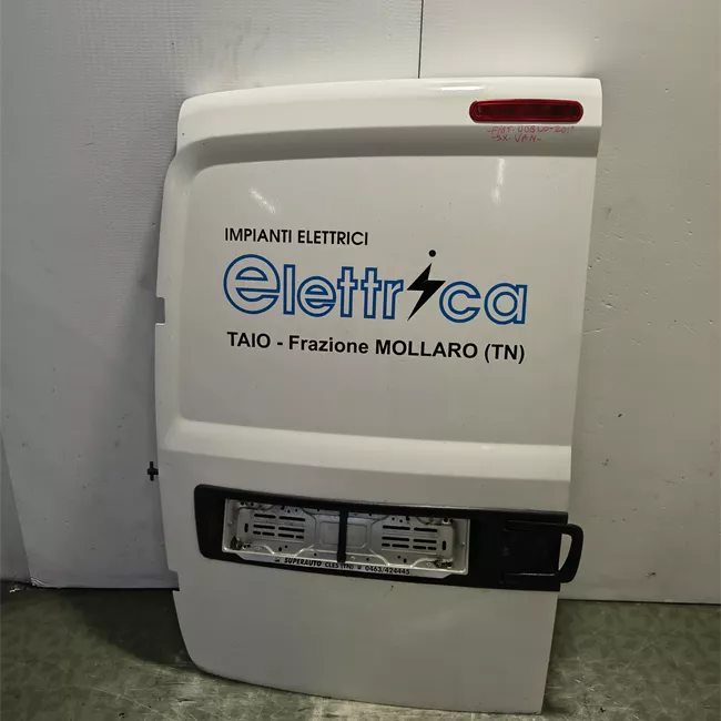 Porta carico posteriore a battente sinistra Lamierata