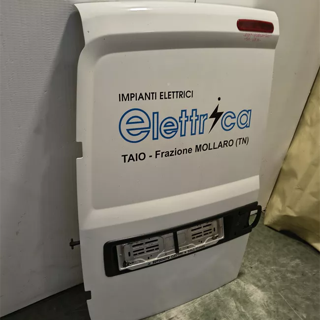Porta carico posteriore a battente sinistra Lamierata