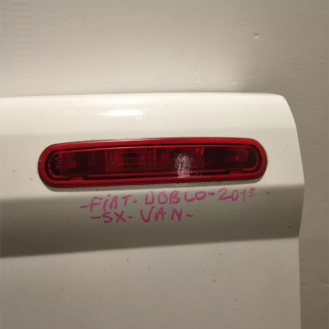 Porta carico posteriore a battente sinistra Lamierata