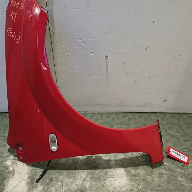 Parafango anteriore destro