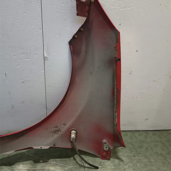 Parafango anteriore destro