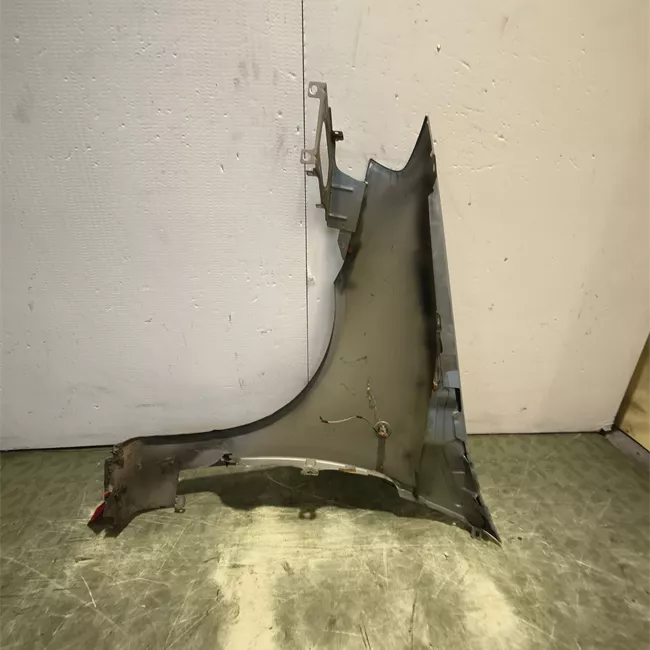 Parafango anteriore destro