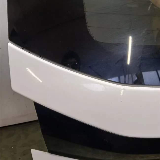 Portello posteriore spoiler