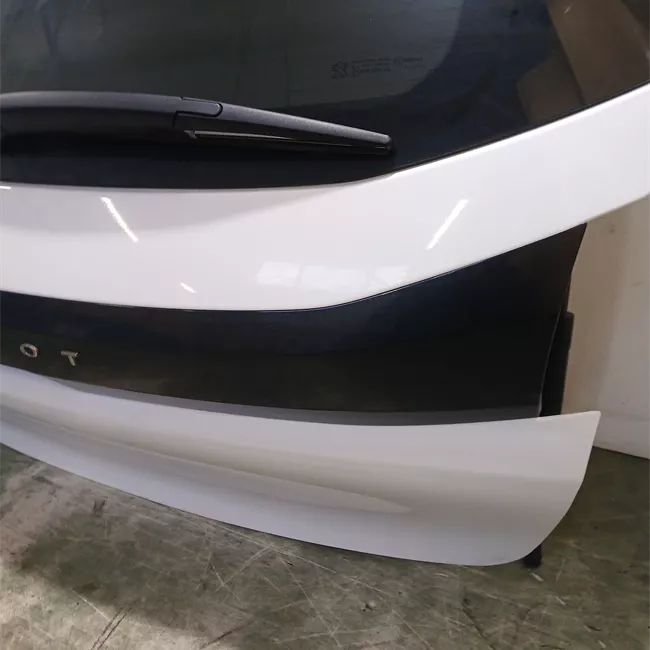 Portello posteriore spoiler