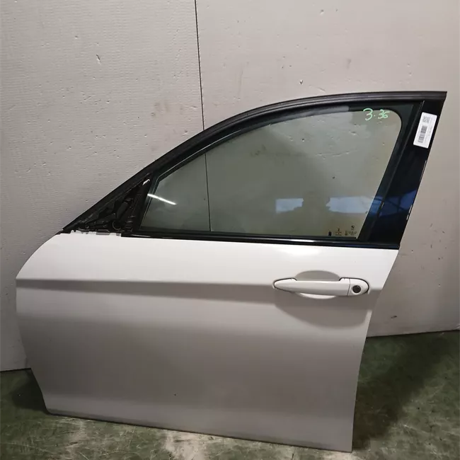 Porta anteriore sinistra