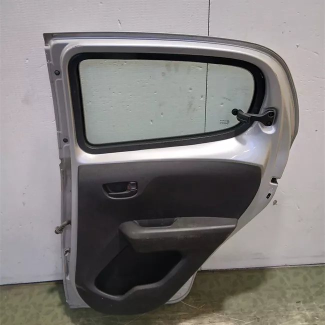 Porta posteriore destra