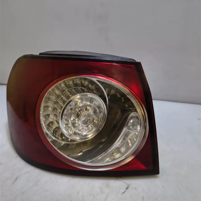 Fanale posteriore parte esterno sinistro VALEO