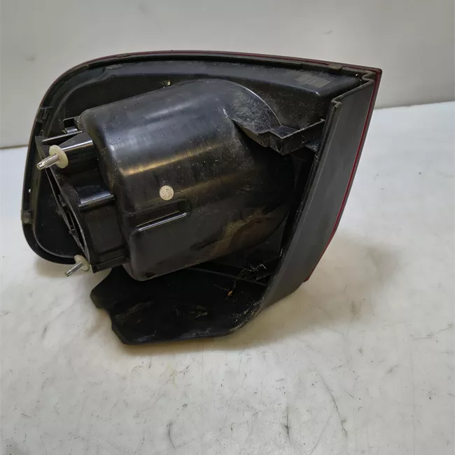 Fanale posteriore parte esterno sinistro VALEO