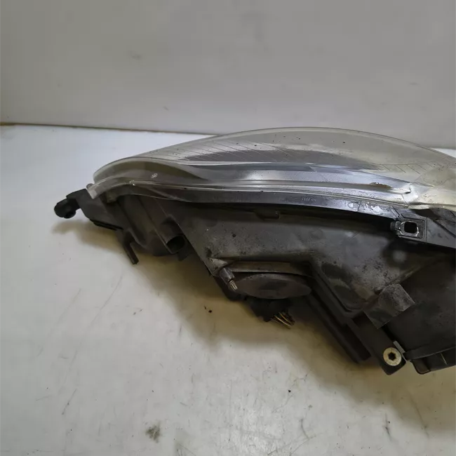 Proiettore destro HELLA