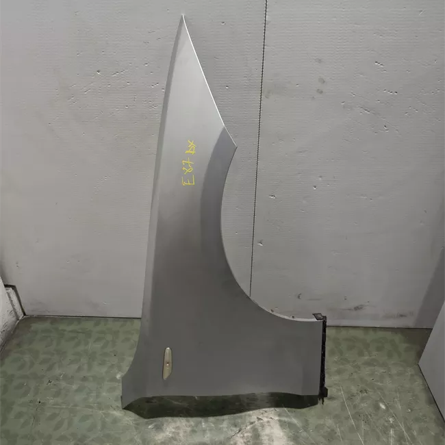 Parafango anteriore destro