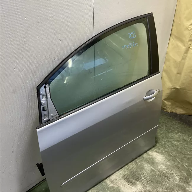 Pannello esterno porta anteriore sinistro