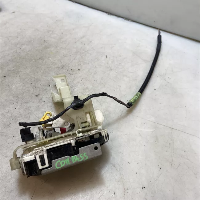 Serratura porta anteriore destra con speed sensitive power locks