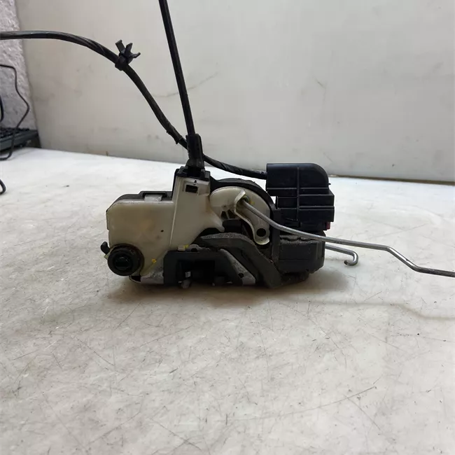 Serratura porta posteriore destra