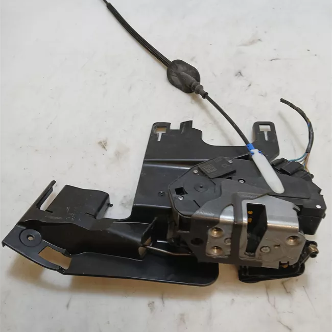 Serratura porta anteriore sinistra