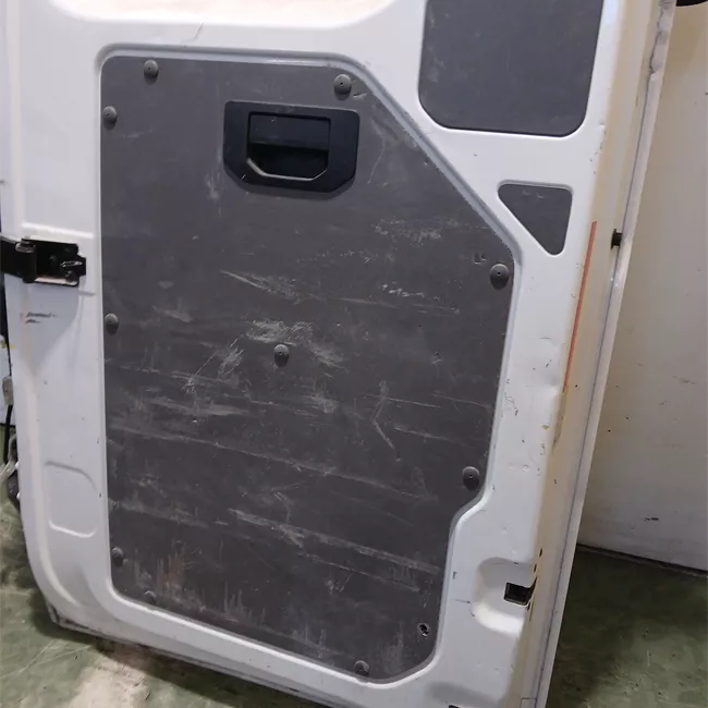 Porta carico posteriore a battente destra Lamierata