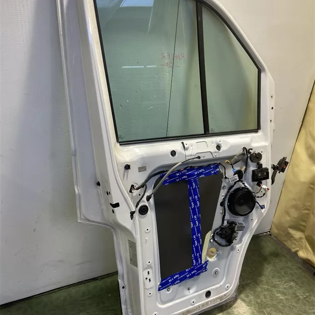 Porta anteriore sinistra