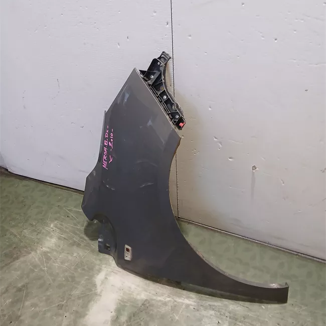 Parafango anteriore destro