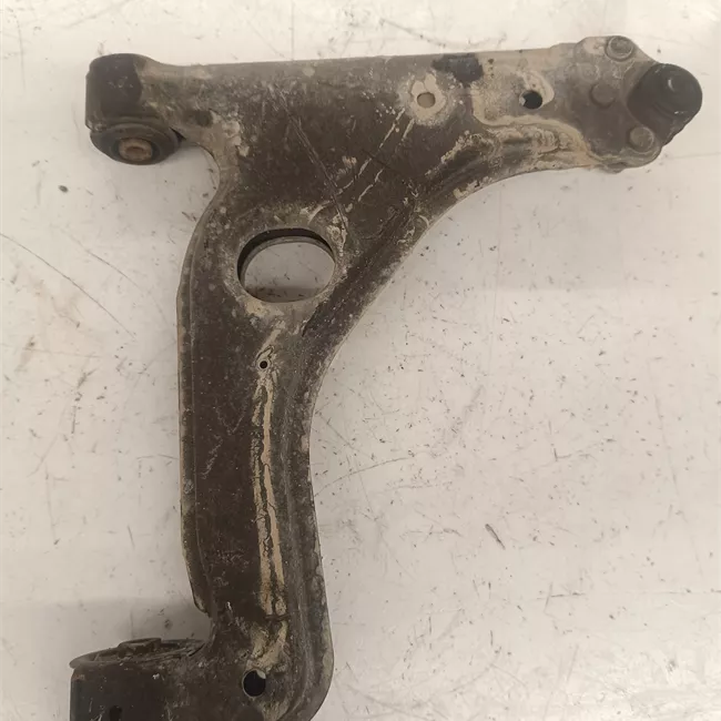 Braccio oscillante sospensione anteriore sinistro