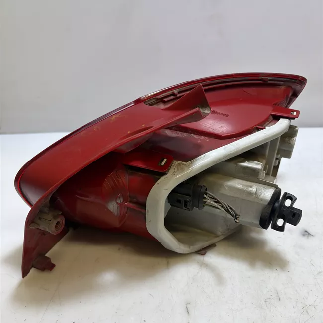 Fanale posteriore sinistro