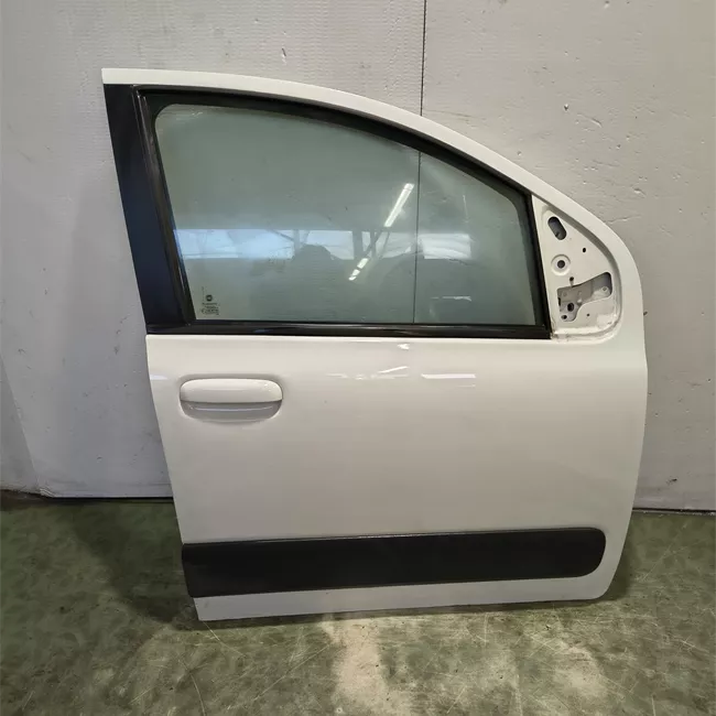 Porta anteriore destra con fasce paracolpi