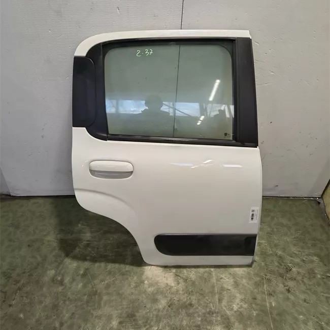 Porta posteriore destra Panda Trekking, con fasce paracolpi