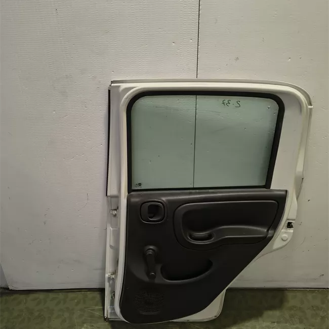 Porta posteriore destra Panda Trekking, con fasce paracolpi