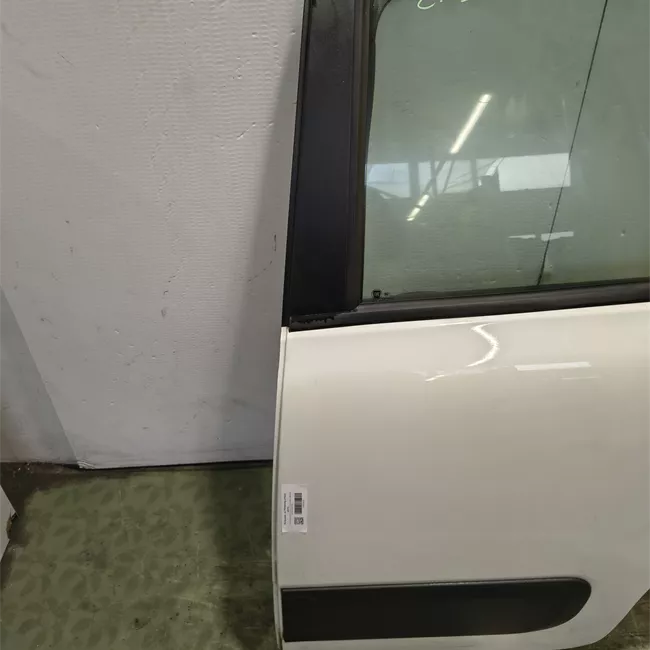 Porta posteriore sinistra Panda Trekking, con fasce paracolpi