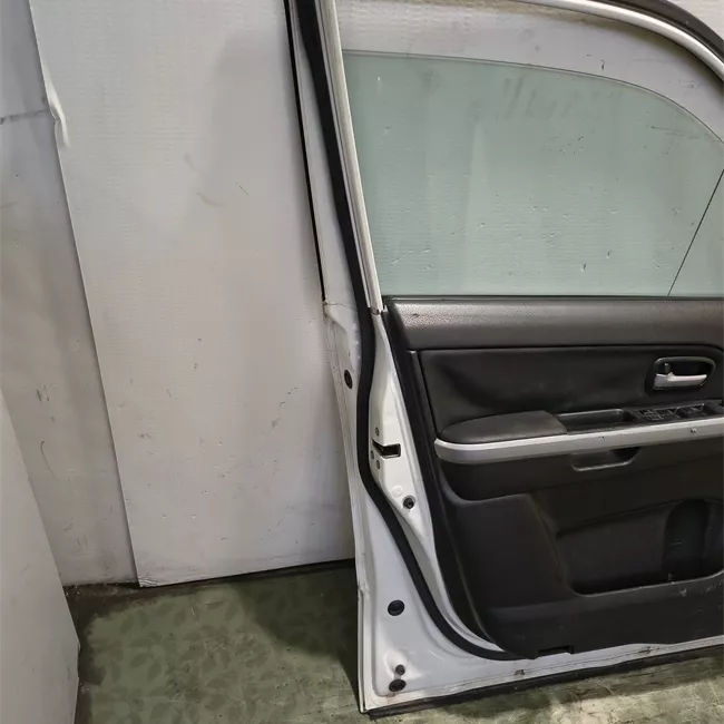 Porta anteriore sinistra