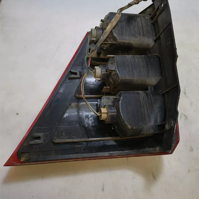 Fanale posteriore sinistro