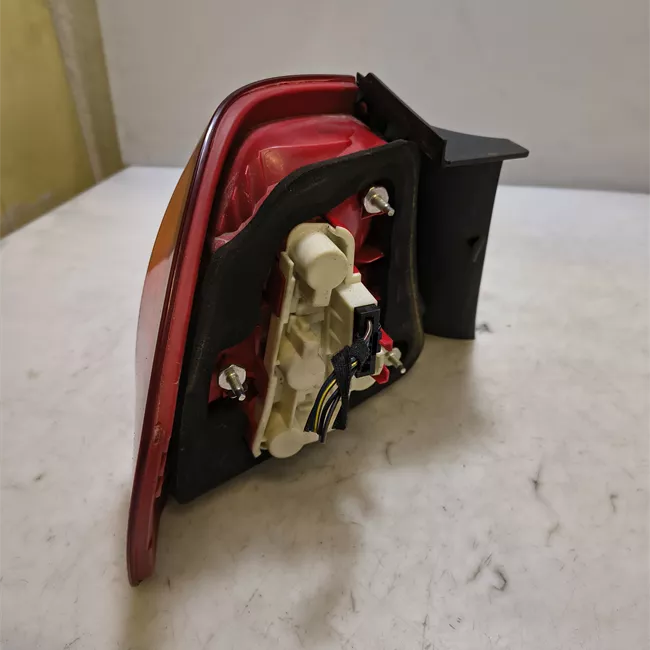 Fanale posteriore parte esterno destro