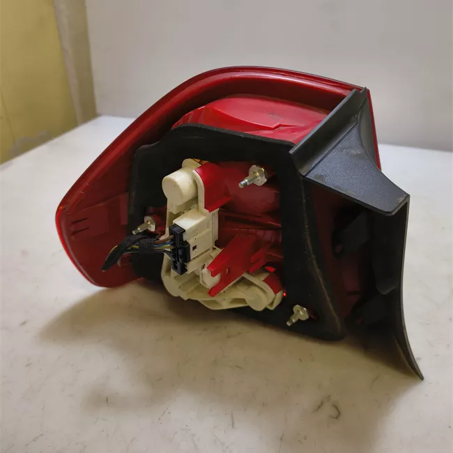 Fanale posteriore parte esterno destro