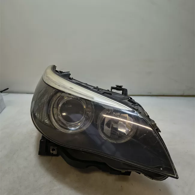 Proiettore destro Xenon