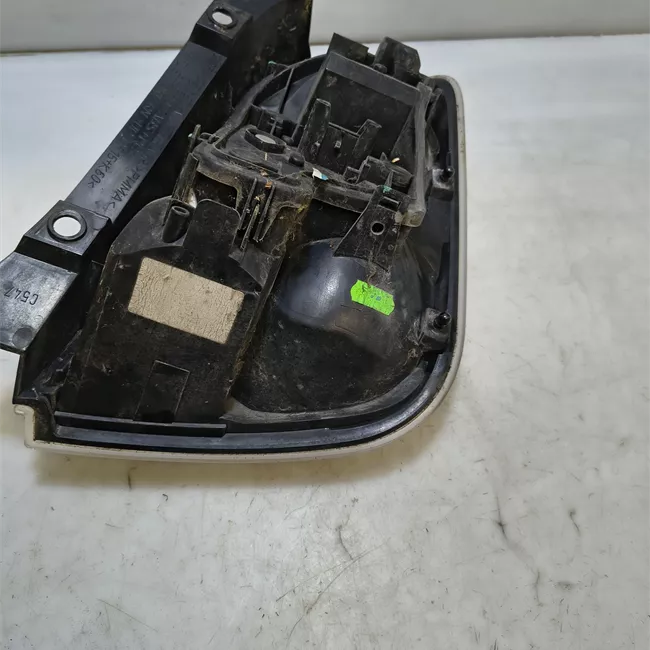 Fanale posteriore sinistro