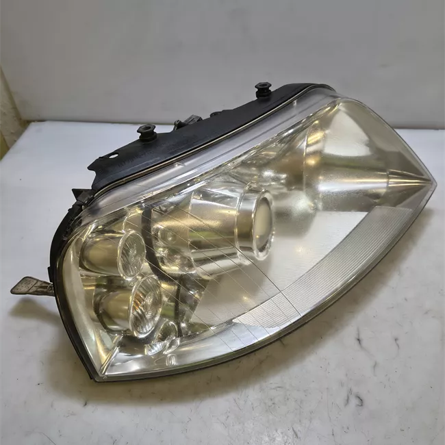 Proiettore destro Xeno