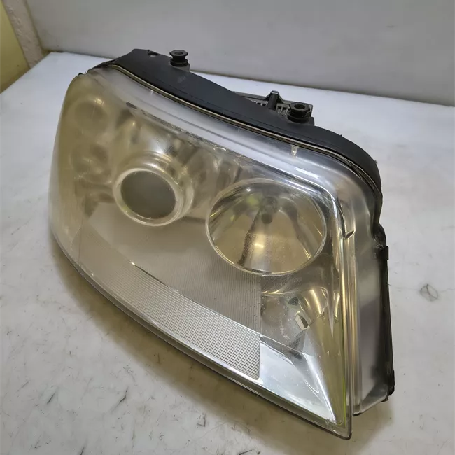 Proiettore destro Xeno