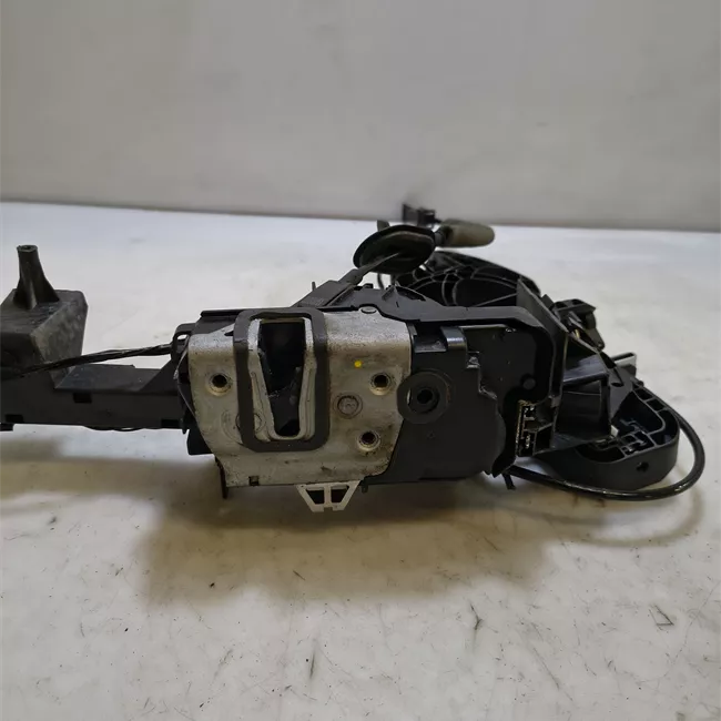 Serratura porta anteriore destra