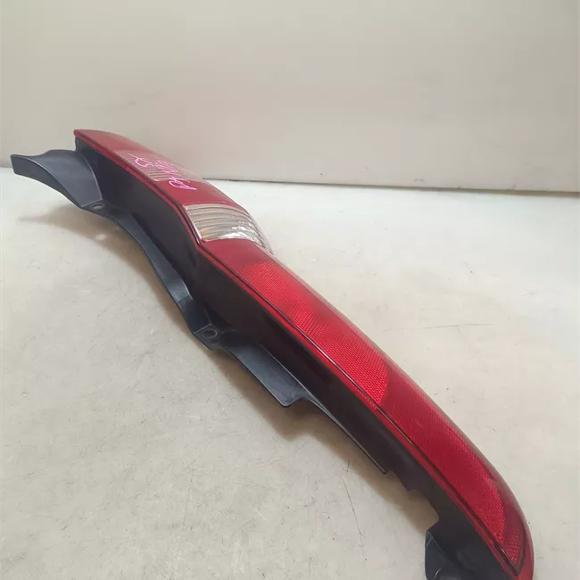 Fanale posteriore sinistro 11/04<