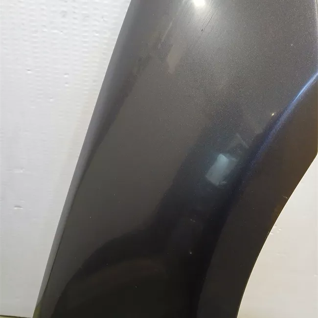 Parafango anteriore destro