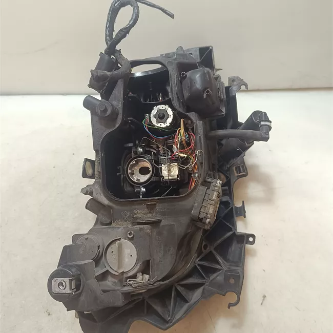 Proiettore sinistro Bi-xeno