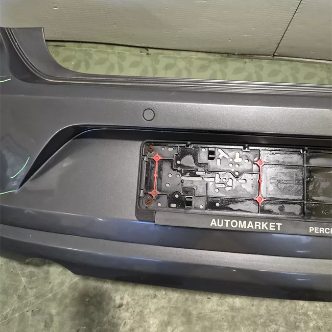 Paraurti posteriore con sensori parcheggio primer