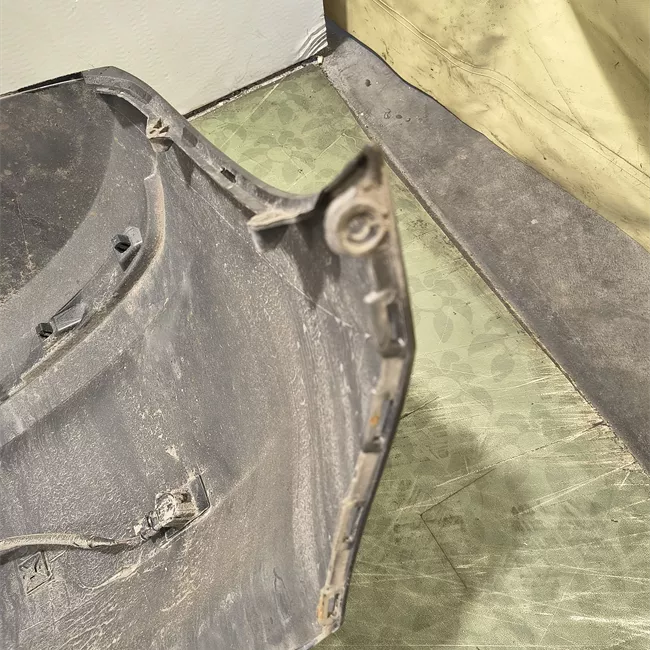 Paraurti posteriore con sensori parcheggio primer