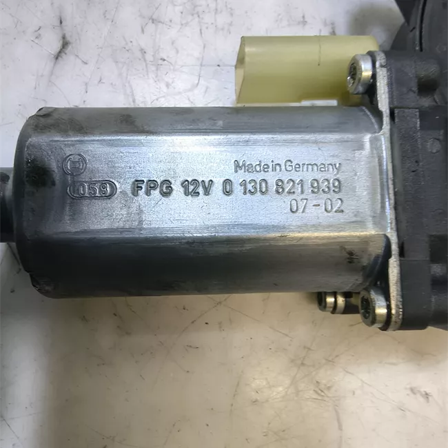 Motorino alzacristallo porta anteriore destro