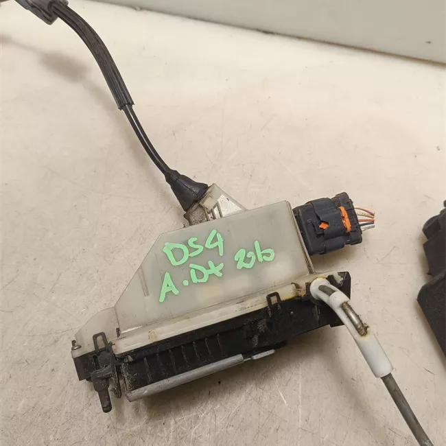 Serratura porta anteriore destra