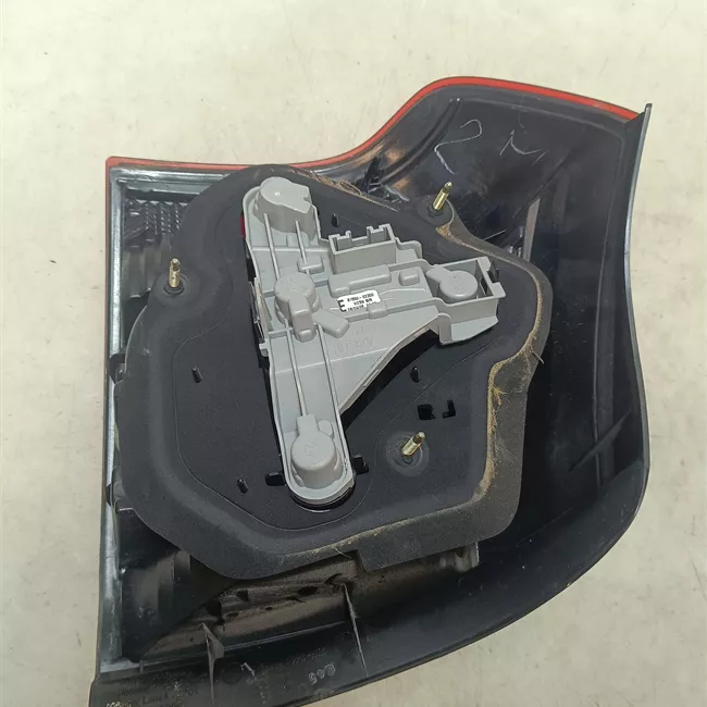 Fanale posteriore sinistro