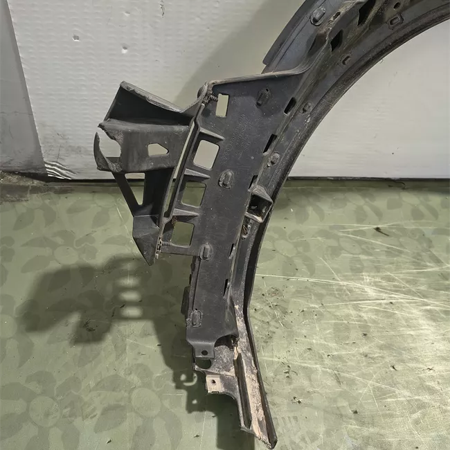 Parafango anteriore destro primer