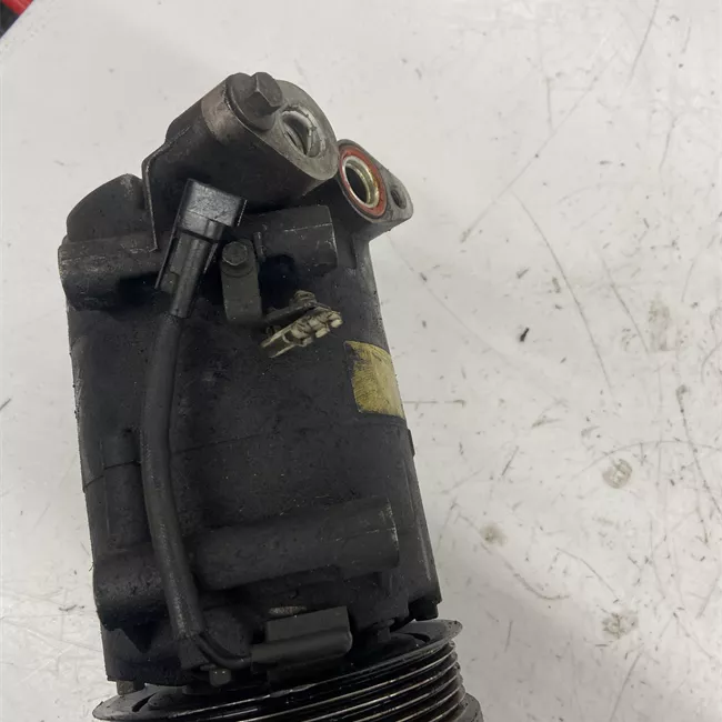 Compressore aria condizionata rotazionale